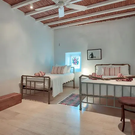Kastro House בית נופש אנטיפארוס