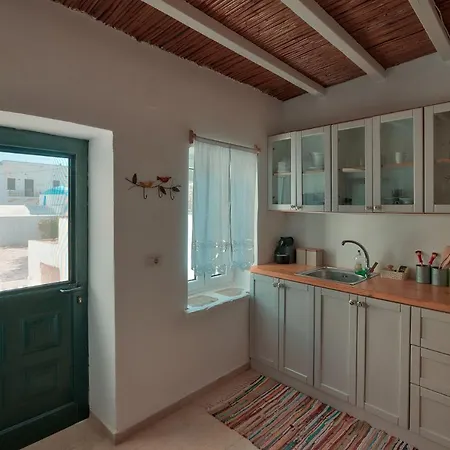 Kastro House *